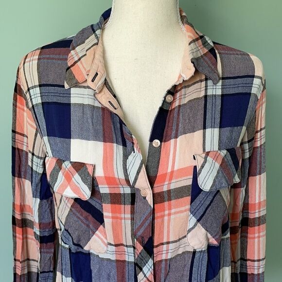 Guess Sheer Plaid Button Down Size Medium - Picture 3 of 5